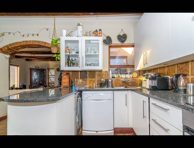 2 BEDROOM APARTMENT FOR SALE IN NORTH RIDING